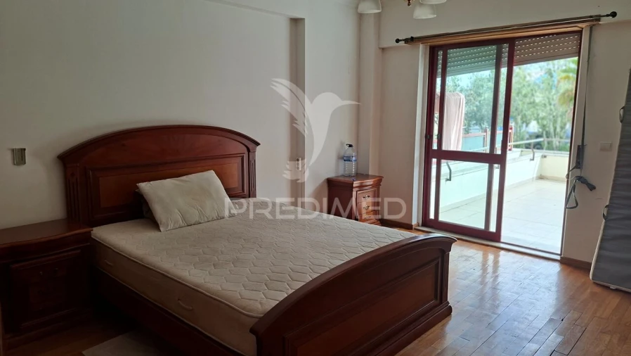 Apartamento T4 para Venda em Odivelas Foto 6