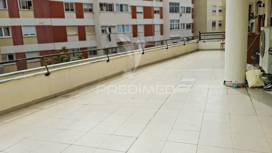Apartamento T4 para Venda em Odivelas Foto 9