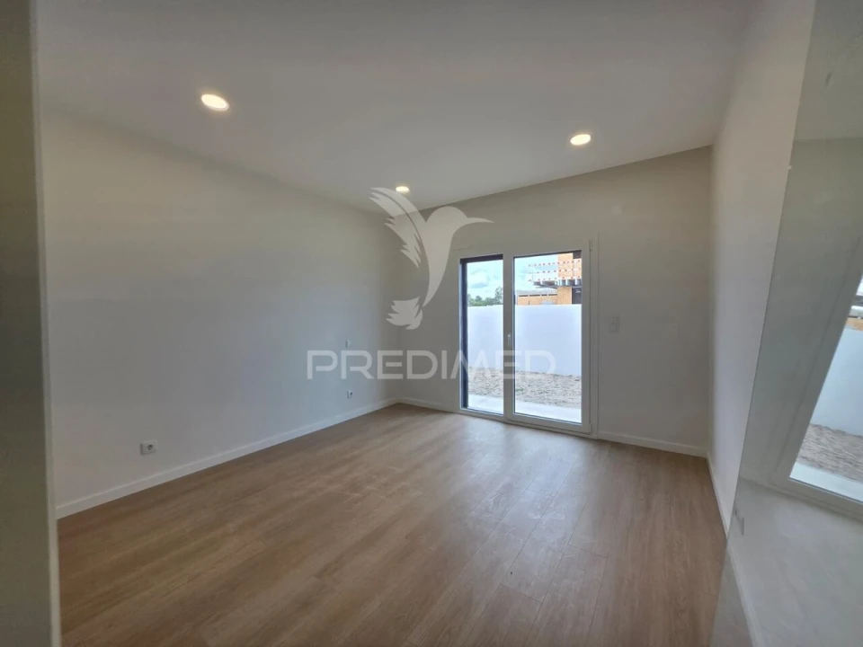 Moradia T3 para Venda em Fernao Ferro Foto 27