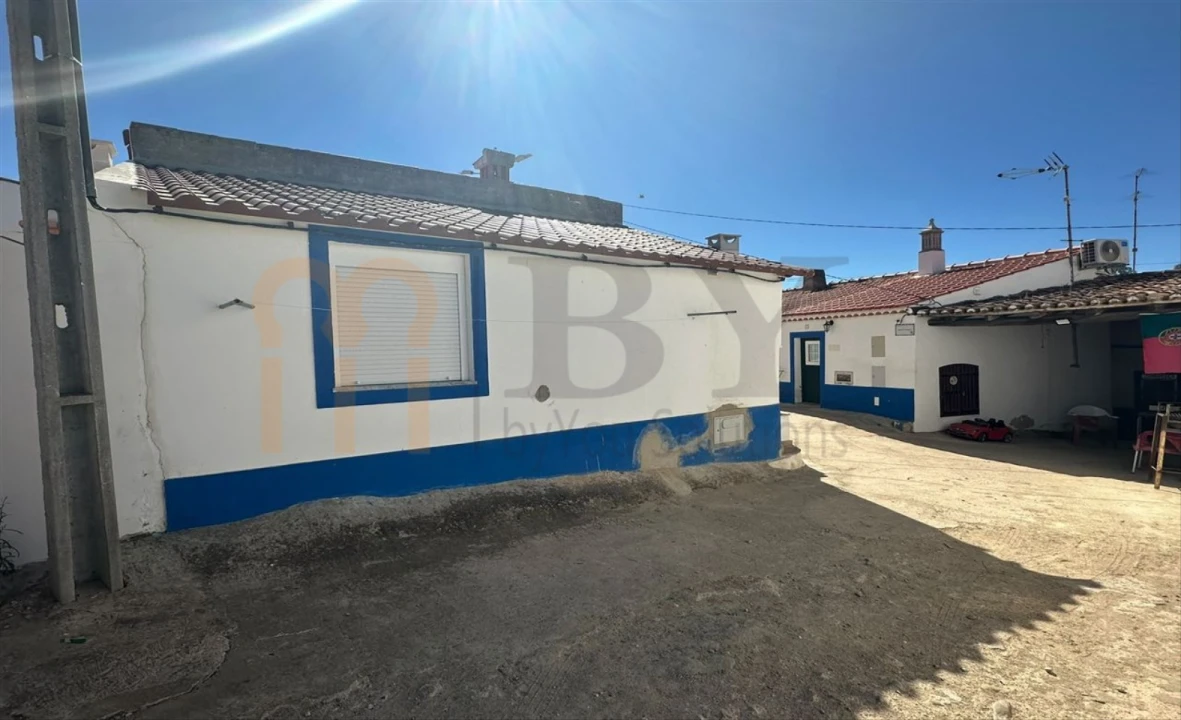 Moradia T1 para Venda em São João dos Caldeireiros Foto 8