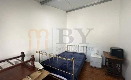 Moradia T1 para Venda em São João dos Caldeireiros