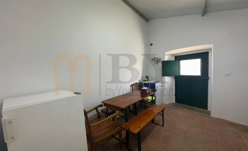 Moradia T1 para Venda em São João dos Caldeireiros Foto 3
