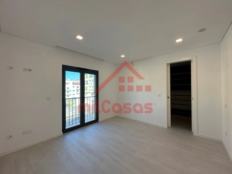 Apartamento T3 para Arrendamento em Ericeira Foto 32