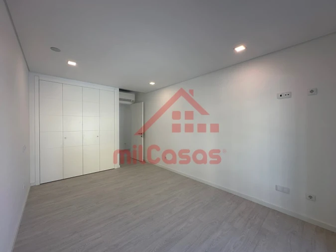 Apartamento T3 para Arrendamento em Ericeira Foto 27