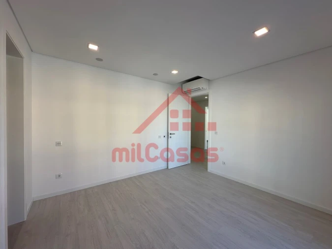 Apartamento T3 para Arrendamento em Ericeira Foto 35