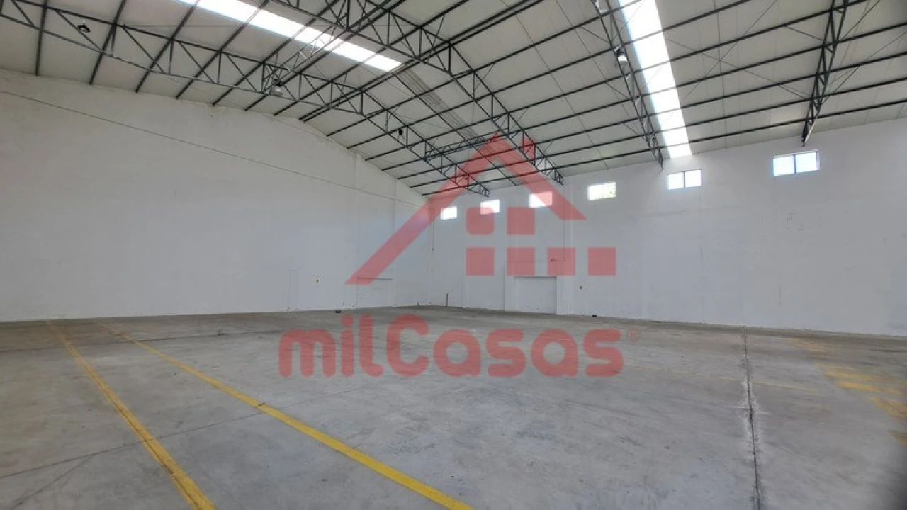 Armazém para Arrendamento em Santa Maria, São Pedro e Matacães Foto 3