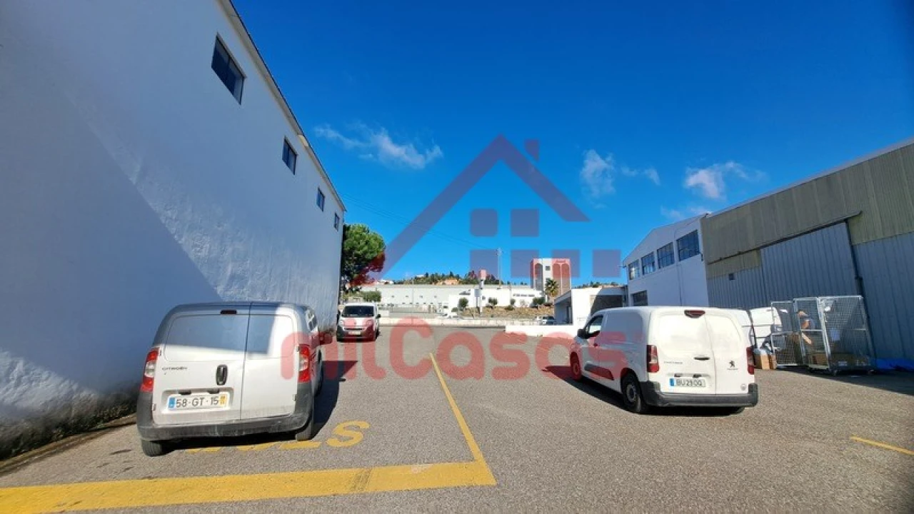 Armazém para Arrendamento em Santa Maria, São Pedro e Matacães Foto 9