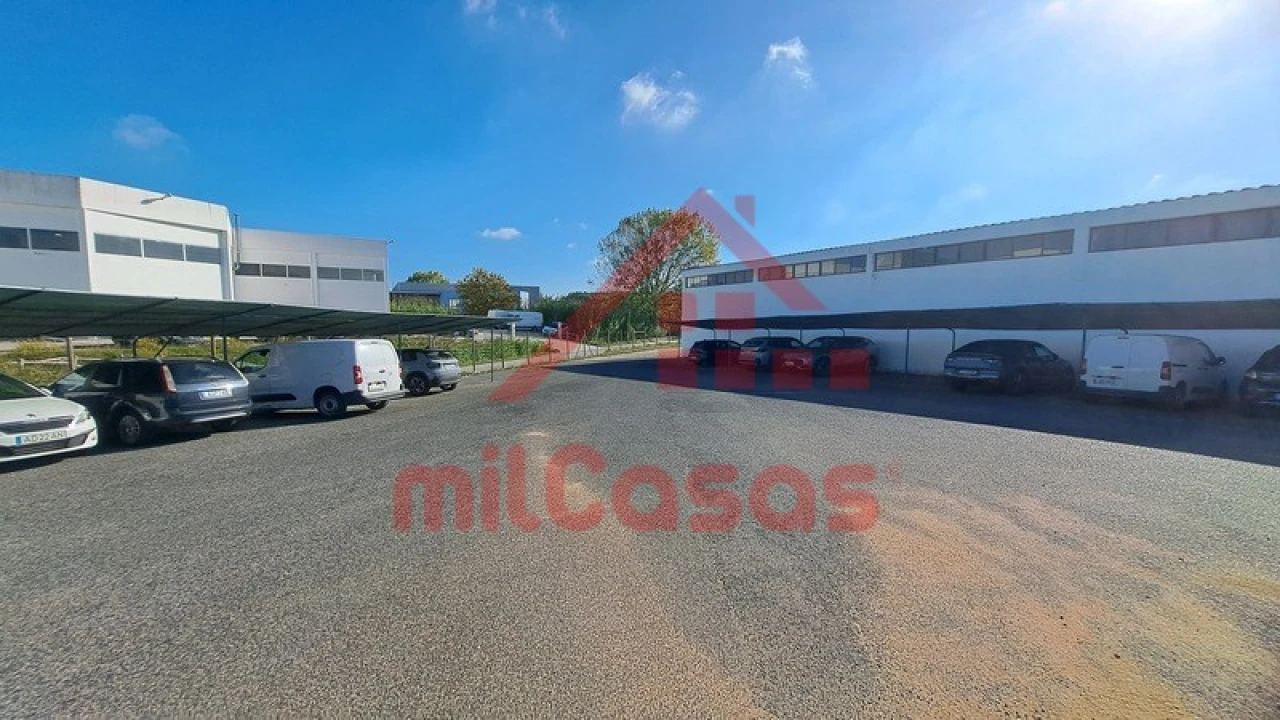 Armazém para Arrendamento em Santa Maria, São Pedro e Matacães Foto 13