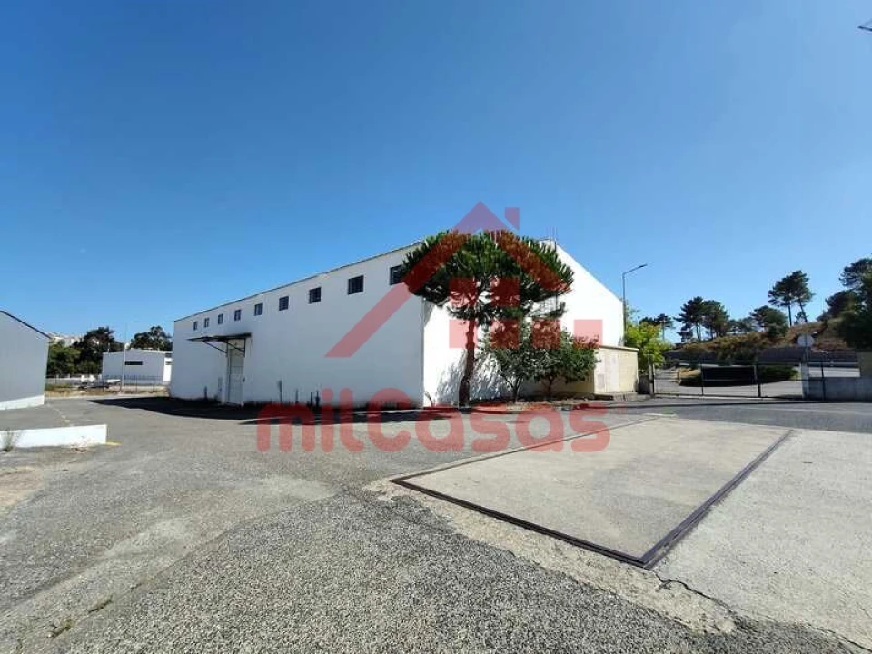 Armazém para Arrendamento em Santa Maria, São Pedro e Matacães Foto 16