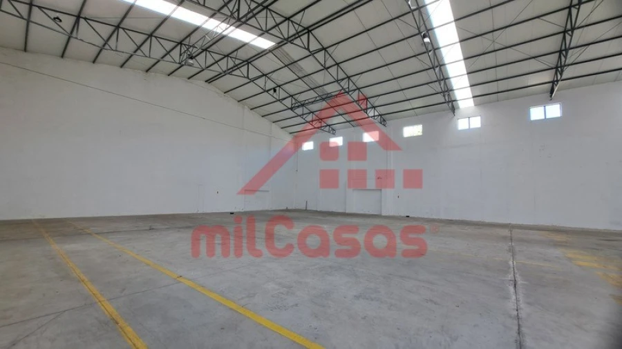 Armazém para Arrendamento em Santa Maria, São Pedro e Matacães Foto 3