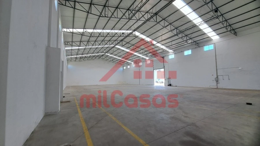Armazém para Arrendamento em Santa Maria, São Pedro e Matacães Foto 5