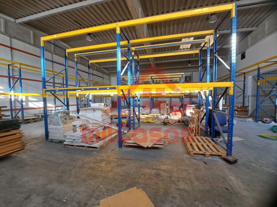 Armazém para Arrendamento em Santa Maria, São Pedro e Matacães Foto 5