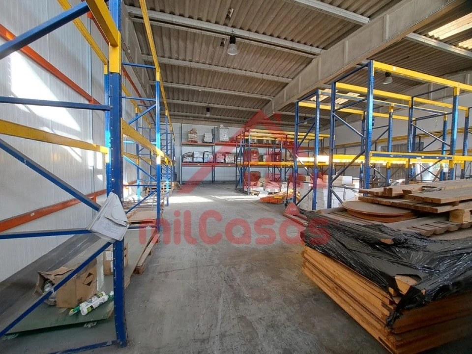 Armazém para Arrendamento em Santa Maria, São Pedro e Matacães Foto 7