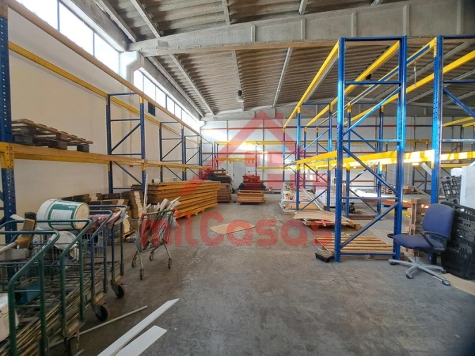 Armazém para Arrendamento em Santa Maria, São Pedro e Matacães Foto 3