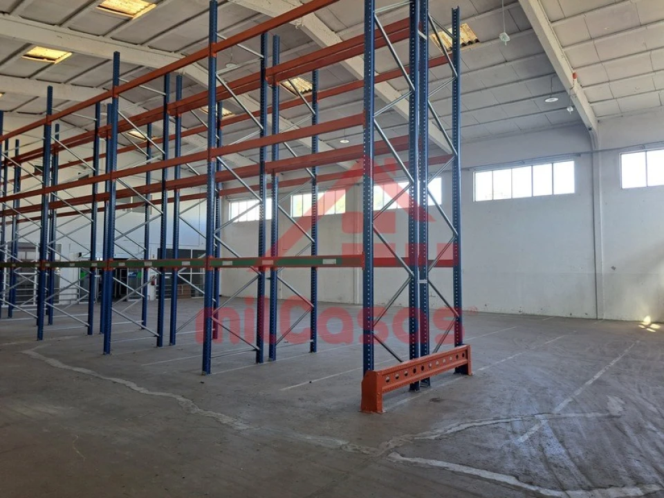 Armazém para Arrendamento em Santa Maria, São Pedro e Matacães Foto 5