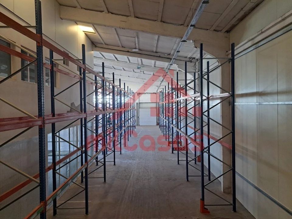 Armazém para Arrendamento em Santa Maria, São Pedro e Matacães Foto 7