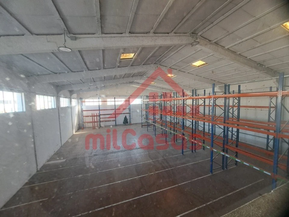 Armazém para Arrendamento em Santa Maria, São Pedro e Matacães Foto 10