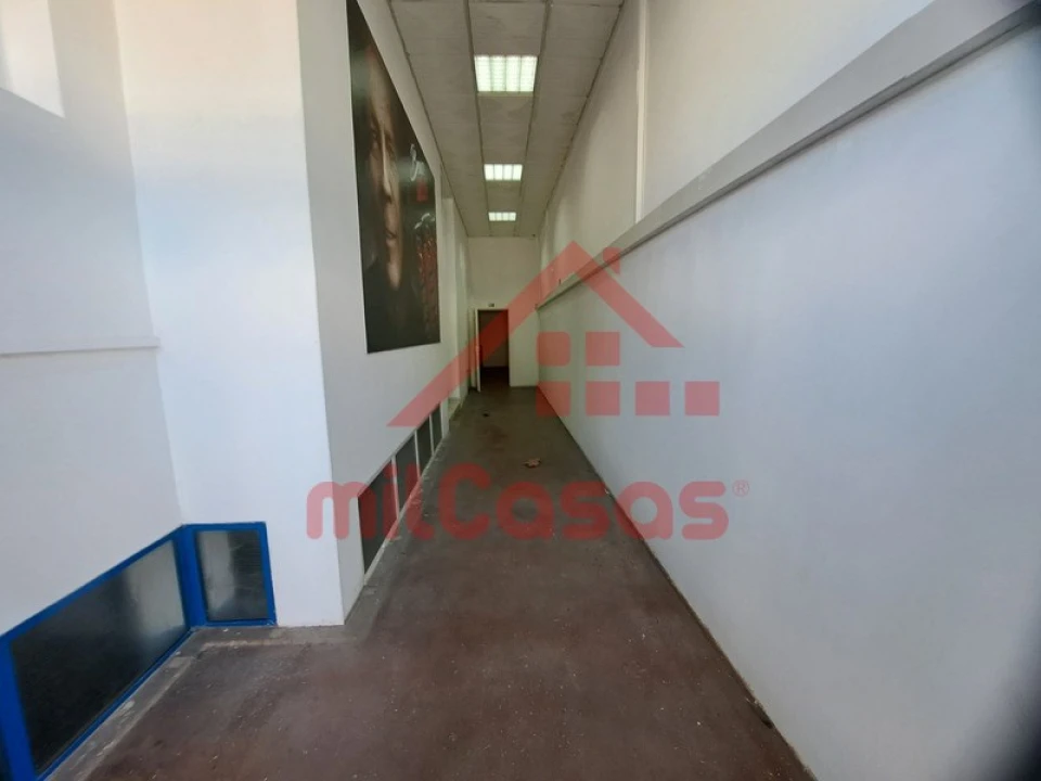 Armazém para Arrendamento em Santa Maria, São Pedro e Matacães Foto 11