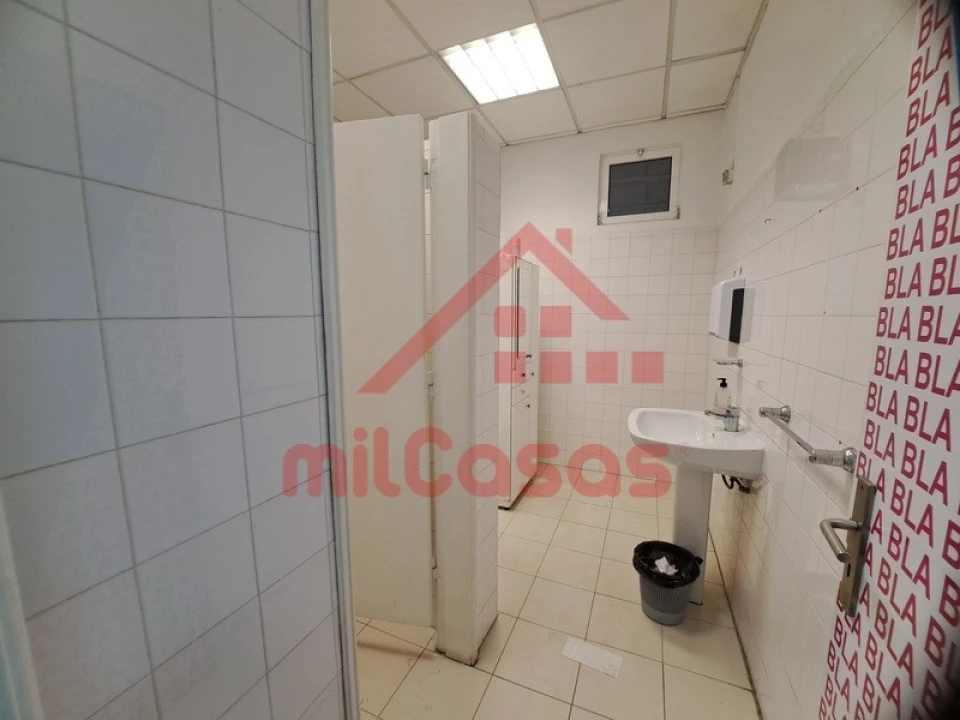Armazém para Arrendamento em Santa Maria, São Pedro e Matacães Foto 21