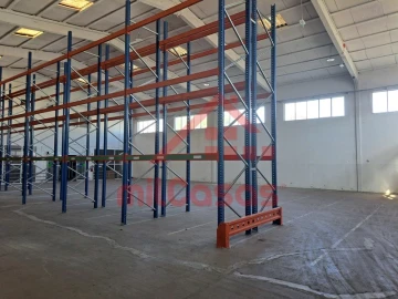 Armazém para Arrendamento em Santa Maria, São Pedro e Matacães