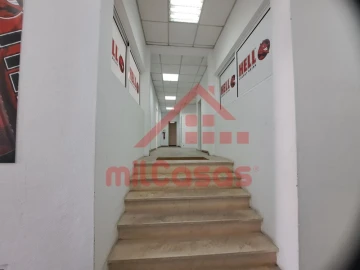Armazém para Arrendamento em Santa Maria, São Pedro e Matacães