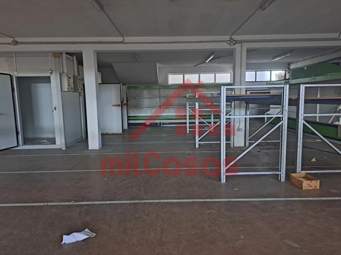 Armazém para Arrendamento em Santa Maria, São Pedro e Matacães Foto 9