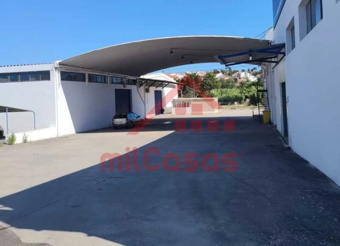 Armazém para Arrendamento em Santa Maria, São Pedro e Matacães Foto 29