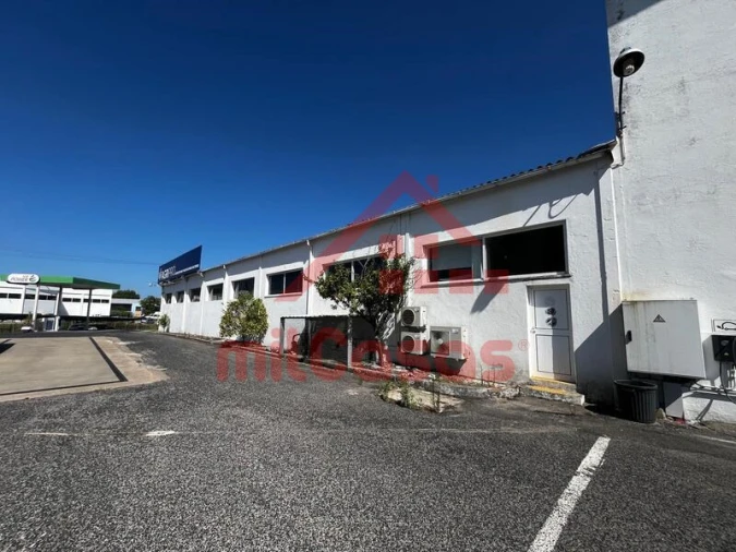 Armazém para Arrendamento em Santa Maria, São Pedro e Matacães Foto 30