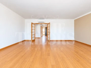 Apartamento T2 para Venda em Avenidas Novas