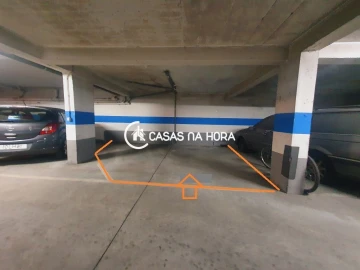 Negócio para Arrendamento em Rio de Mouro