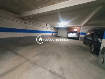 Negócio para Arrendamento em Rio de Mouro
