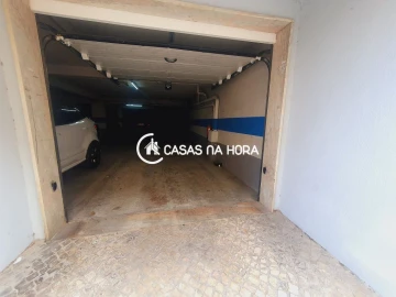 Negócio para Arrendamento em Rio de Mouro