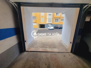 Negócio para Arrendamento em Rio de Mouro