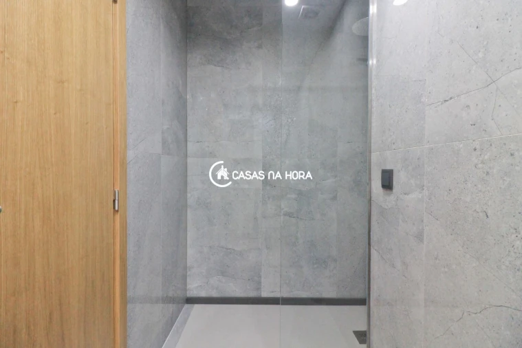 Apartamento T0 para Venda em Mafamude e Vilar do Paraíso Foto 24