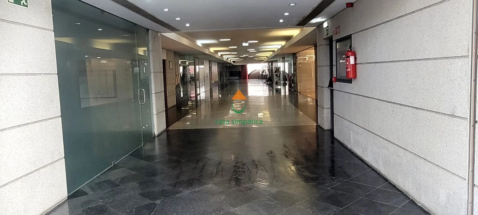 Loja para Venda em Gondomar (São Cosme), Valbom e Jovim Foto 4