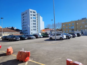 Loja para Venda em Gondomar (São Cosme), Valbom e Jovim
