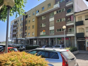 Loja para Venda em Gondomar (São Cosme), Valbom e Jovim