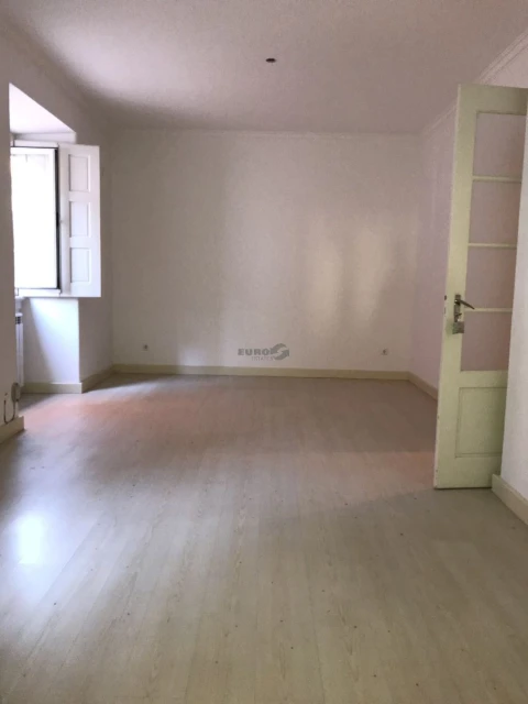 Apartamento T3 para Arrendamento em Estrela