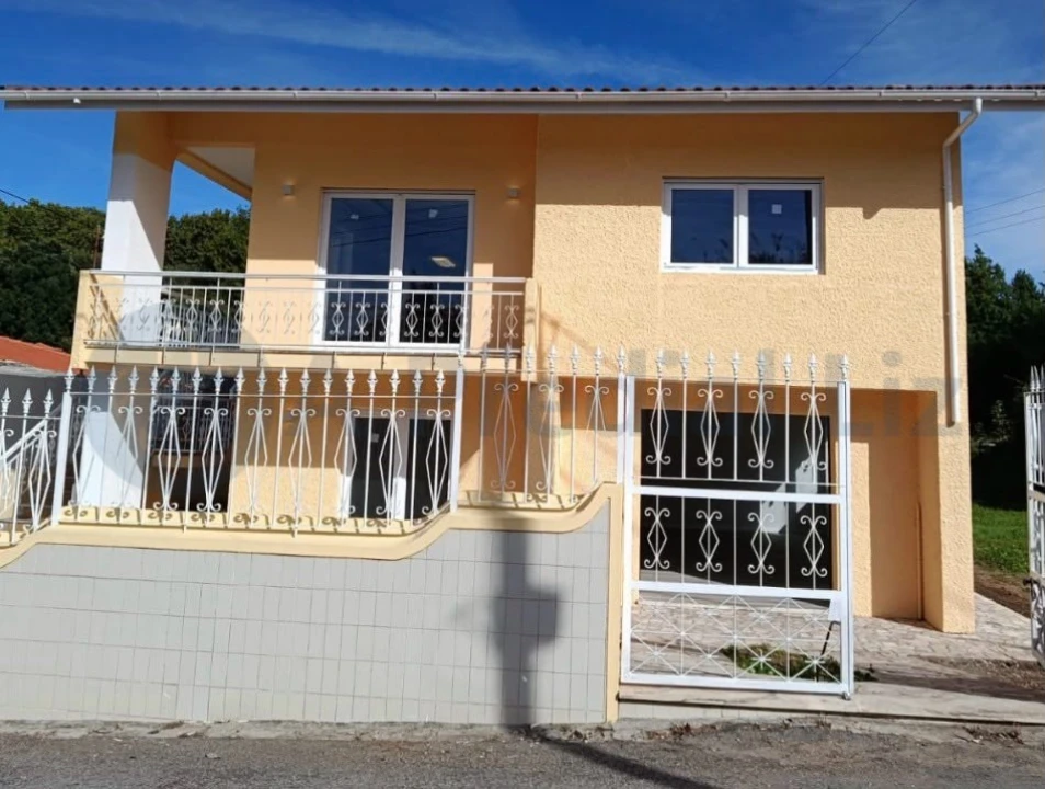 Apartamento T3 para Venda em Santa Maria de Lamas Foto 1