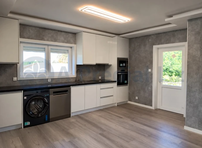 Apartamento T3 para Venda em Santa Maria de Lamas Foto 4