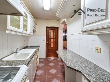Apartamento T1 para Venda em Massamá e Monte Abraão
