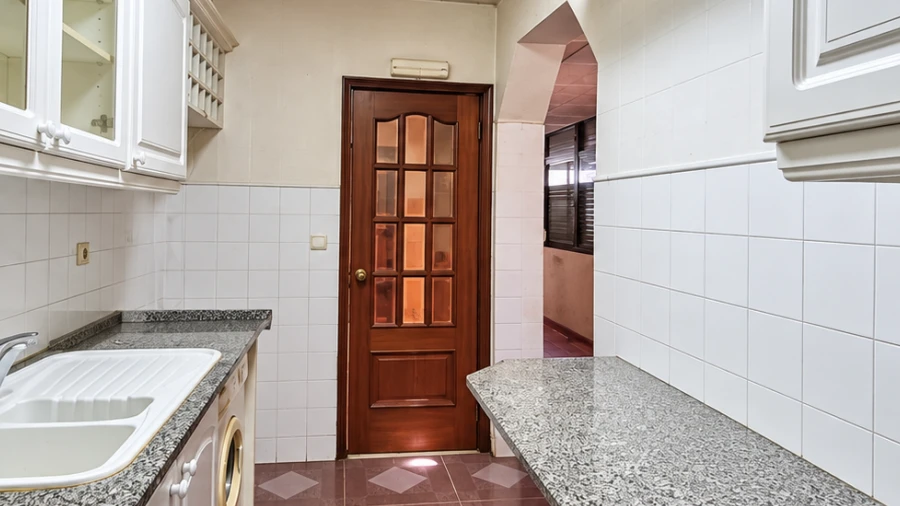 Apartamento T1 para Venda em Massamá e Monte Abraão