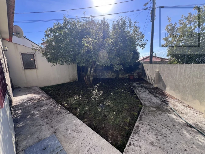Moradia T2 para Arrendamento em Antas Foto 27
