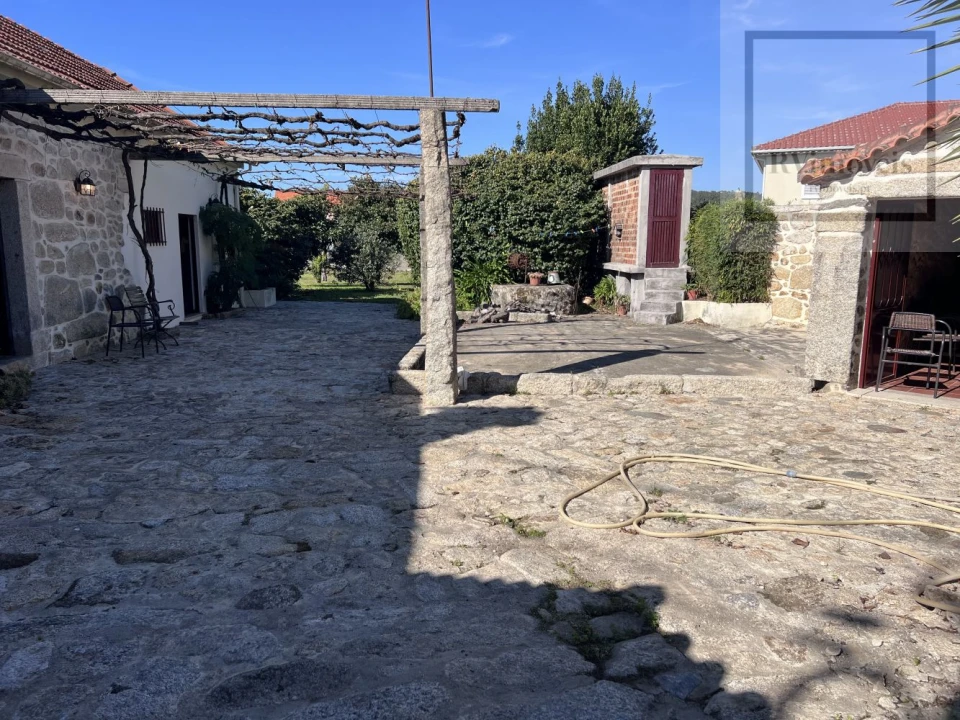 Moradia T2 para Arrendamento em Antas Foto 1