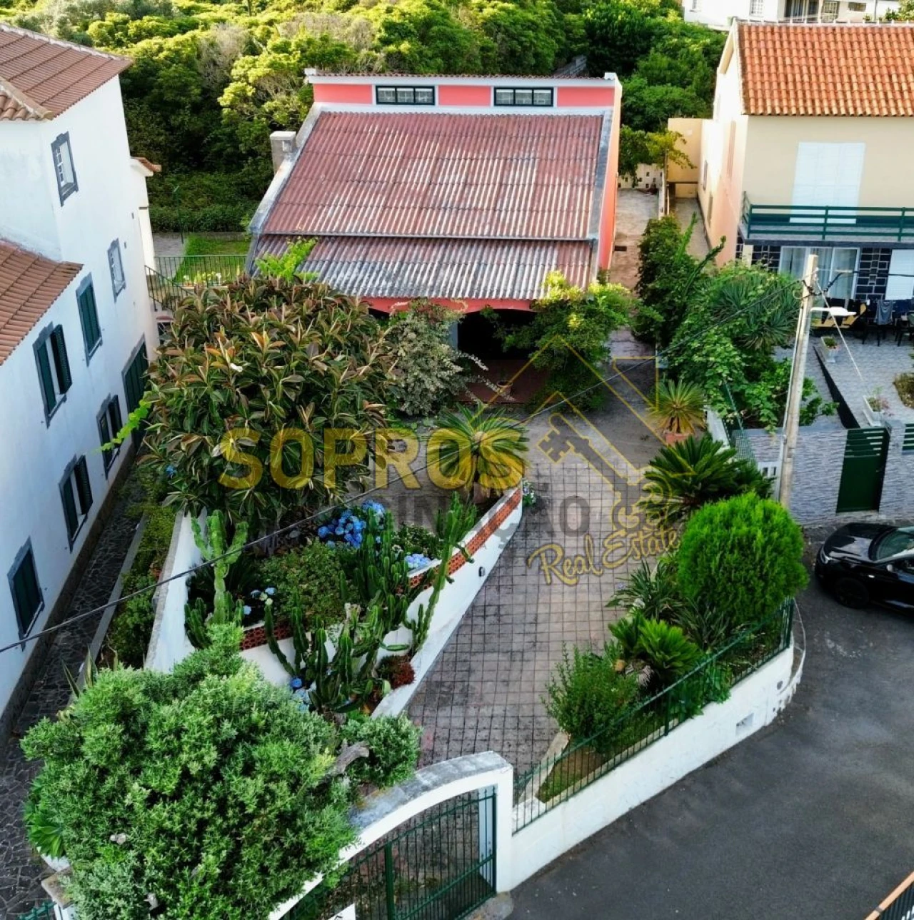 Moradia T1 para Venda em Porto Martins Foto 1