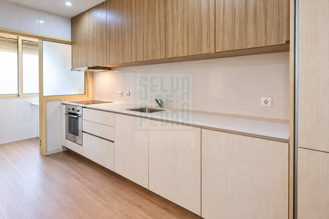 Apartamento T2 para Venda em Paranhos Foto 1