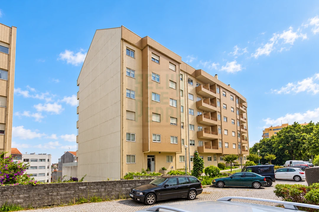 Apartamento T2 para Venda em Paranhos Foto 18