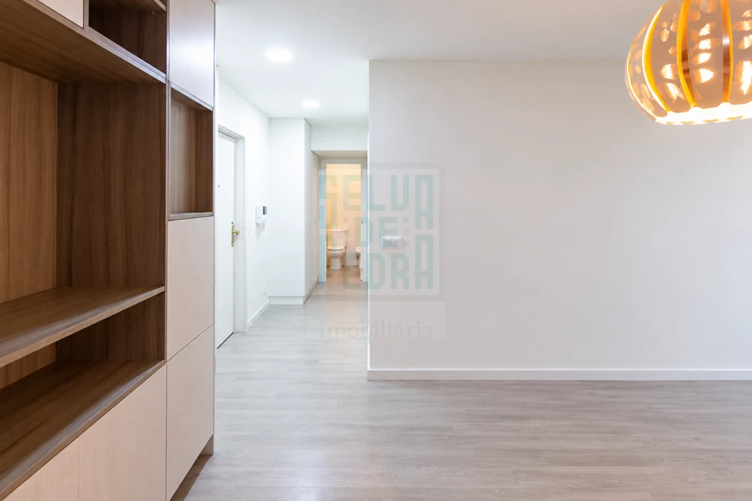 Apartamento T2 para Venda em Paranhos Foto 5