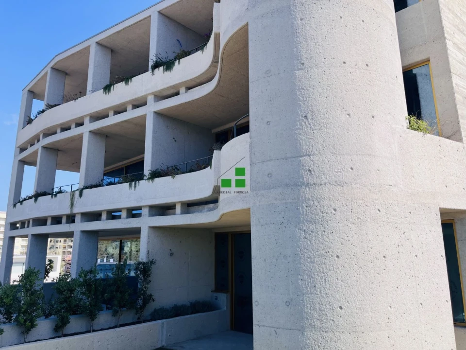 Apartamento T3 para Venda em Aldoar, Foz do Douro e Nevogilde Foto 1