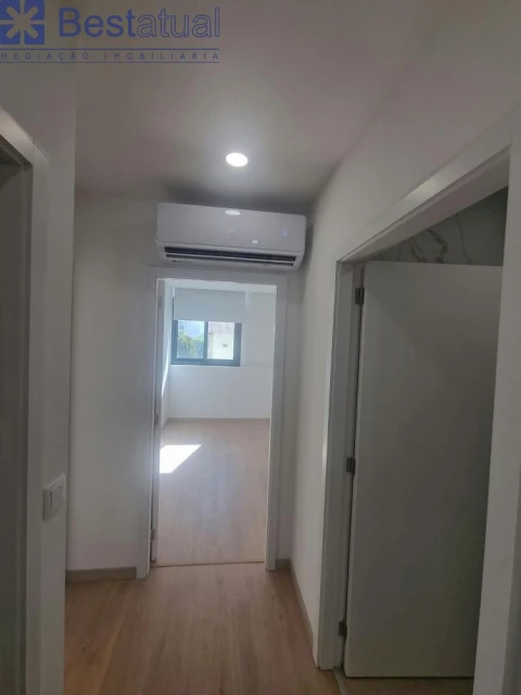 Apartamento T3 para Venda em Requião